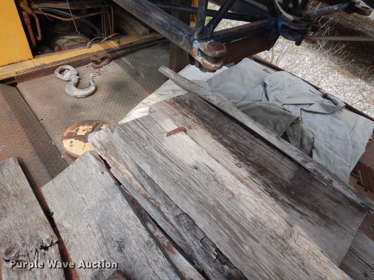 image for item DP5467 Lorain Moto-Crane 25H  crane