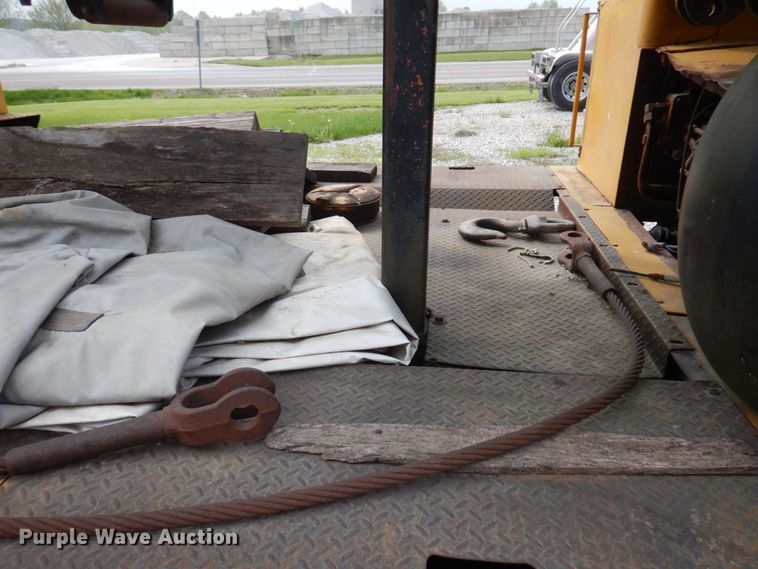 image for item DP5467 Lorain Moto-Crane 25H  crane