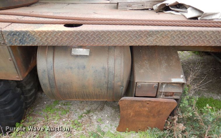 image for item DP5467 Lorain Moto-Crane 25H  crane