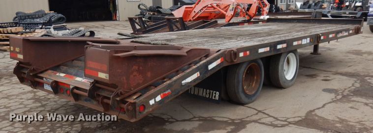 image for item DR0364 2001 Towmaster T30  equipment trailer