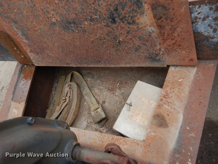 image for item DR0364 2001 Towmaster T30  equipment trailer