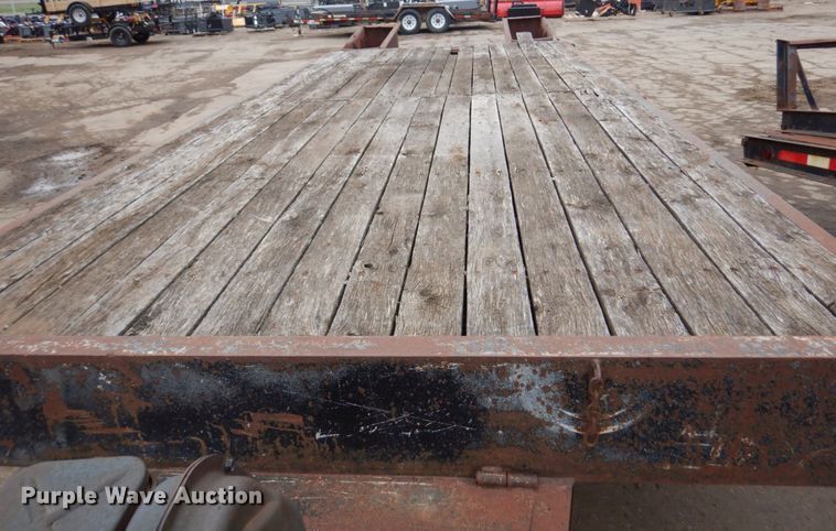 image for item DR0364 2001 Towmaster T30  equipment trailer