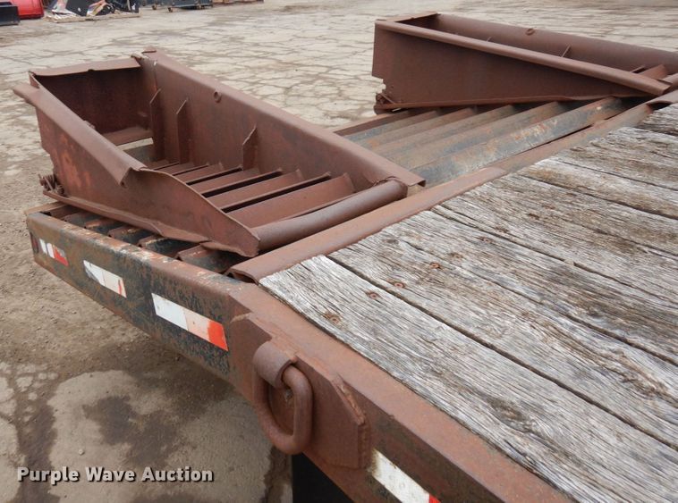image for item DR0364 2001 Towmaster T30  equipment trailer