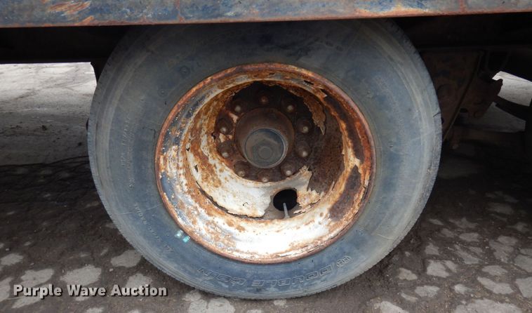 image for item DR0364 2001 Towmaster T30  equipment trailer