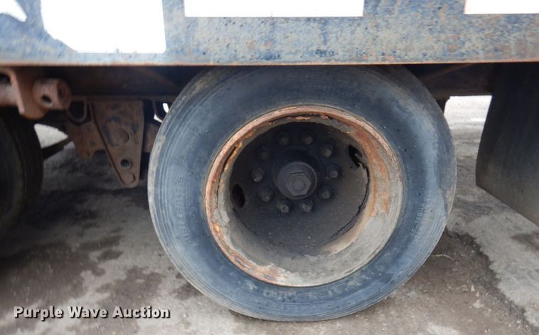 image for item DR0364 2001 Towmaster T30  equipment trailer