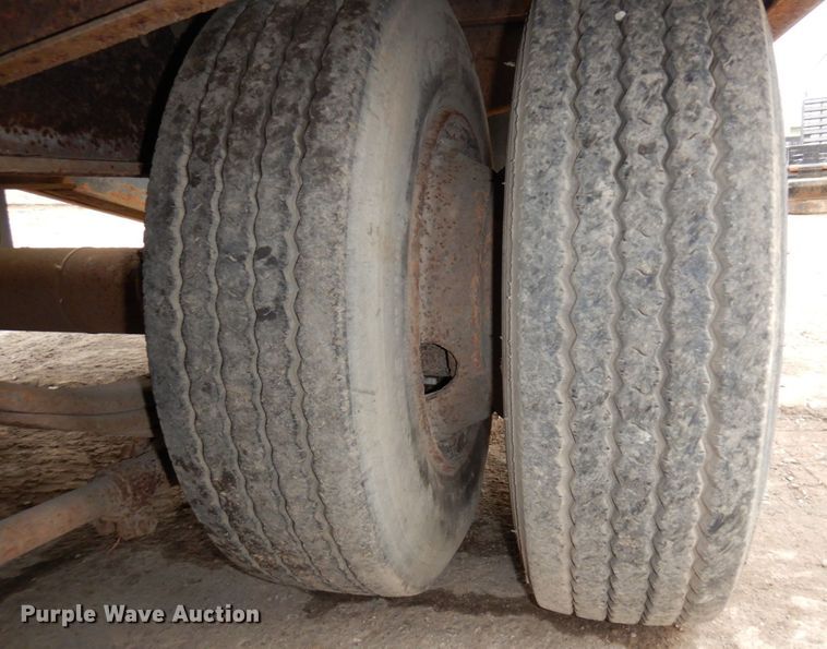 image for item DR0364 2001 Towmaster T30  equipment trailer