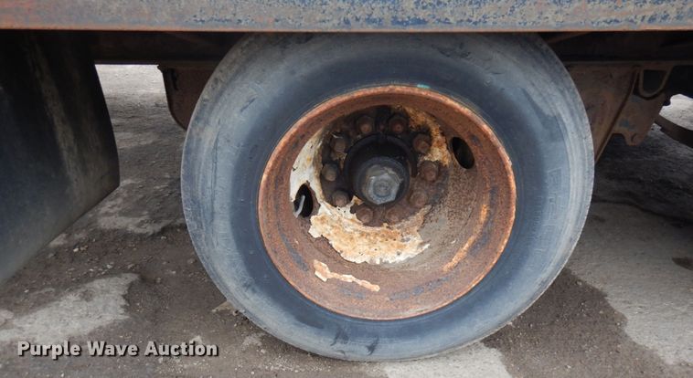 image for item DR0364 2001 Towmaster T30  equipment trailer