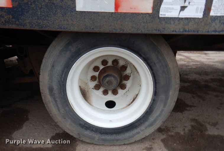 image for item DR0364 2001 Towmaster T30  equipment trailer