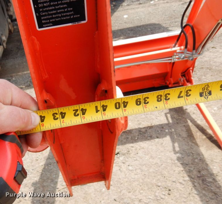 image for item DR0382 Kubota LA524  loader