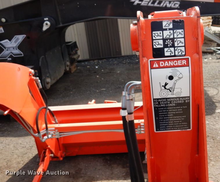 image for item DR0382 Kubota LA524  loader