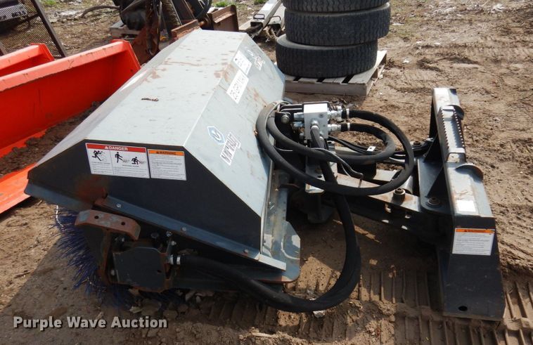 image for item DR0398 Virnig  skid steer broom