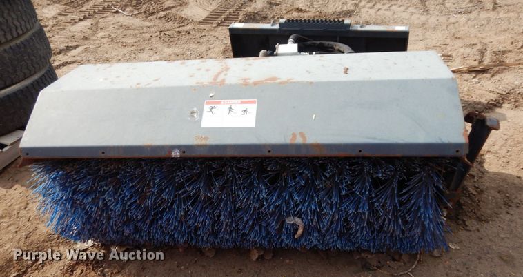 image for item DR0398 Virnig  skid steer broom