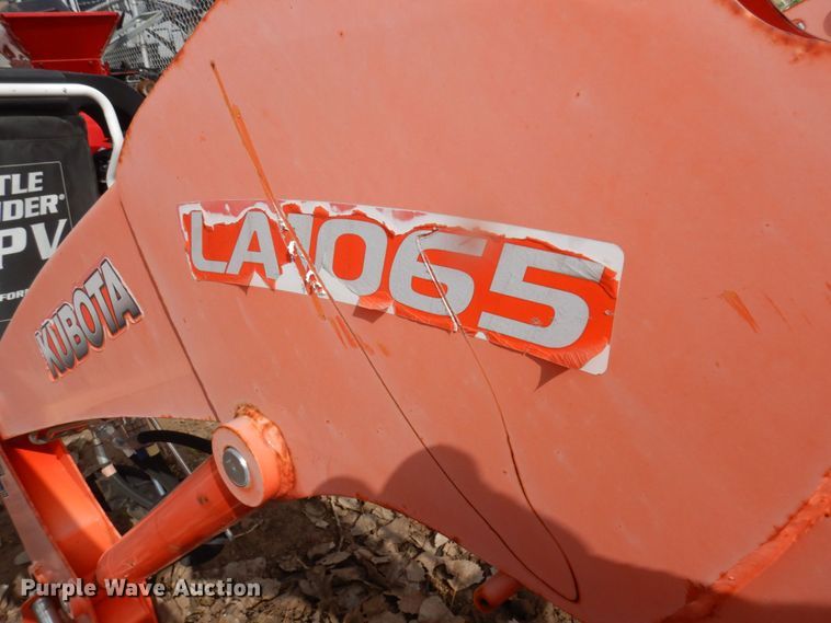 image for item DR0408 Kubota LA1065  loader