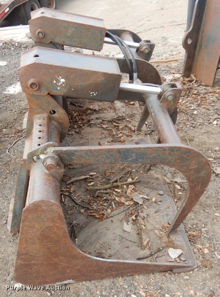 image for item DR0411 (2) Skid steer buckets