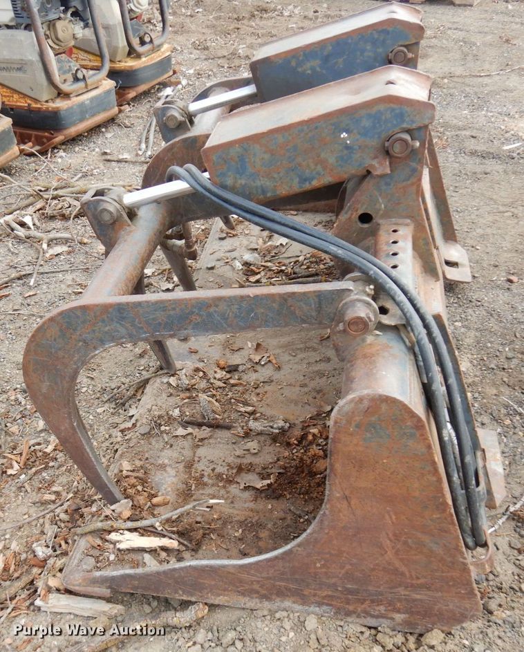 image for item DR0411 (2) Skid steer buckets