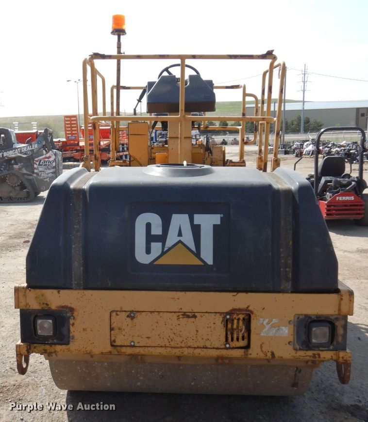 image for item DR0419 1998 Caterpillar CB434C  double drum roller