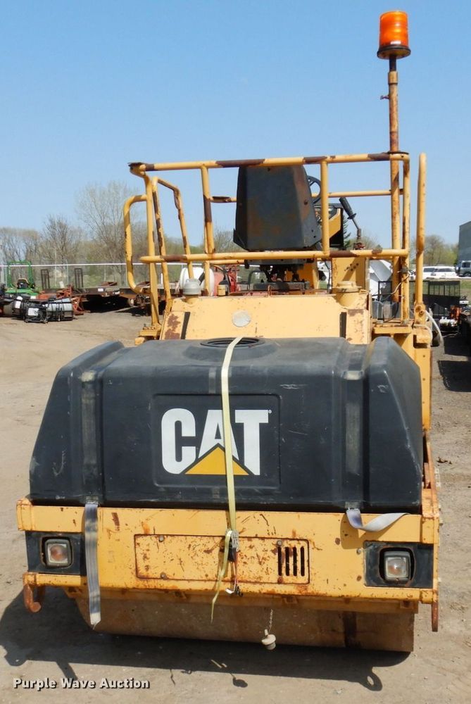 image for item DR0419 1998 Caterpillar CB434C  double drum roller