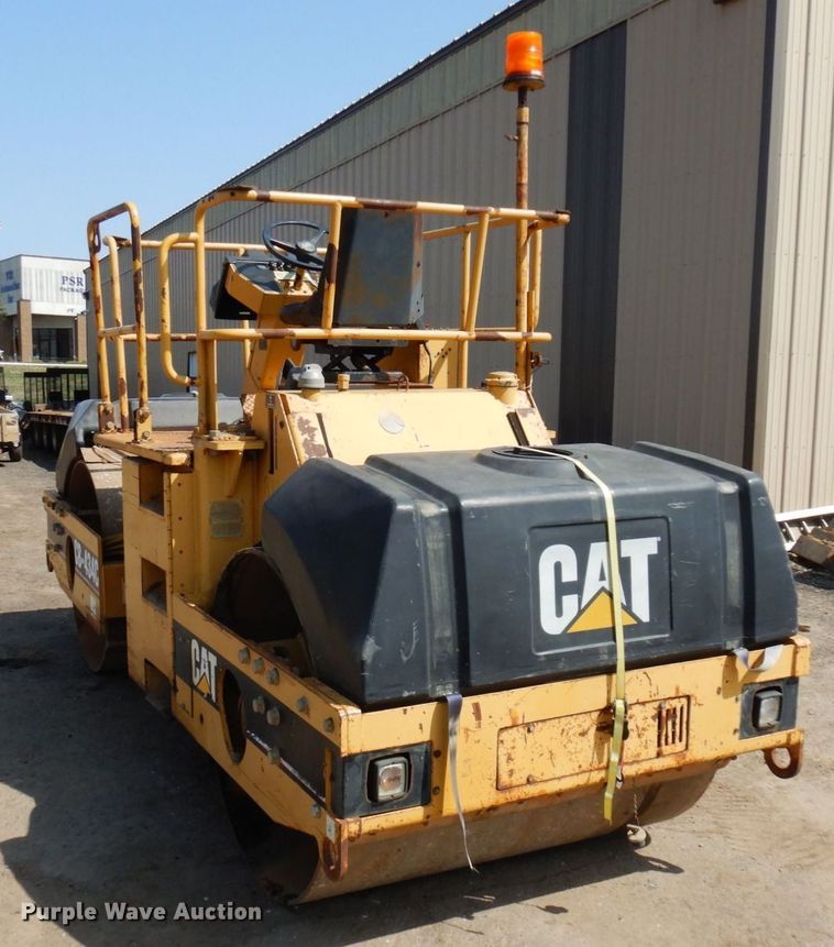 image for item DR0419 1998 Caterpillar CB434C  double drum roller