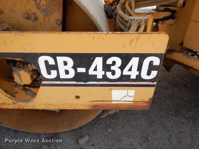 image for item DR0419 1998 Caterpillar CB434C  double drum roller