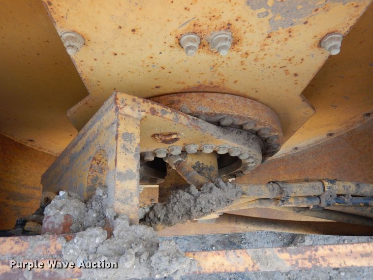 image for item DR0419 1998 Caterpillar CB434C  double drum roller