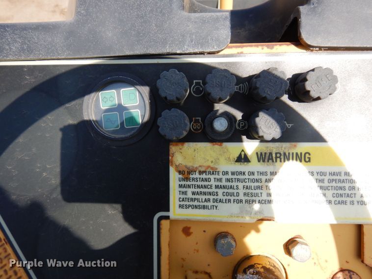 image for item DR0419 1998 Caterpillar CB434C  double drum roller