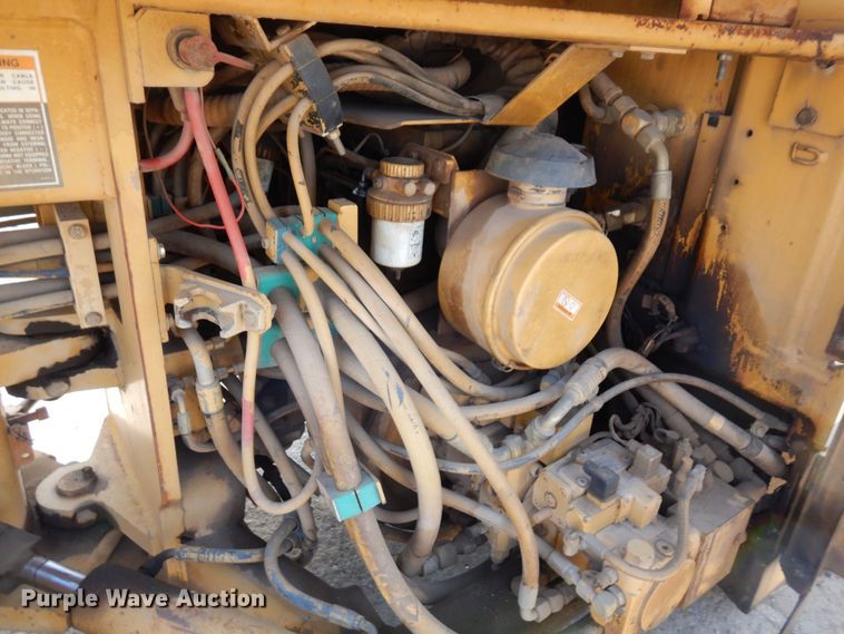 image for item DR0419 1998 Caterpillar CB434C  double drum roller