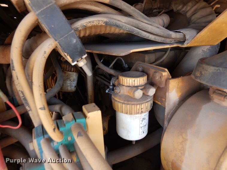 image for item DR0419 1998 Caterpillar CB434C  double drum roller