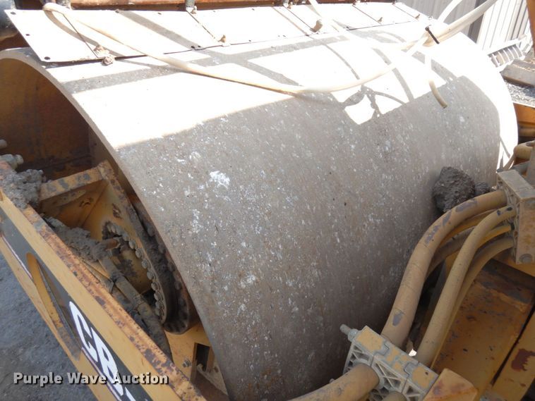 image for item DR0419 1998 Caterpillar CB434C  double drum roller