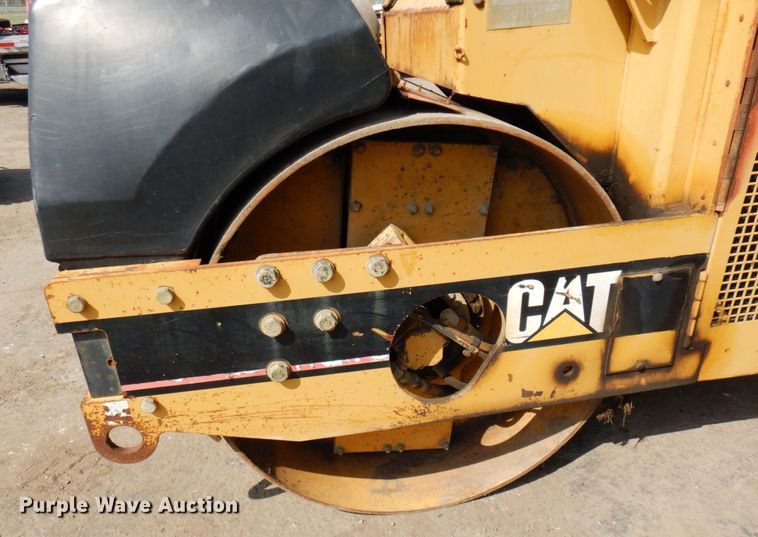 image for item DR0419 1998 Caterpillar CB434C  double drum roller