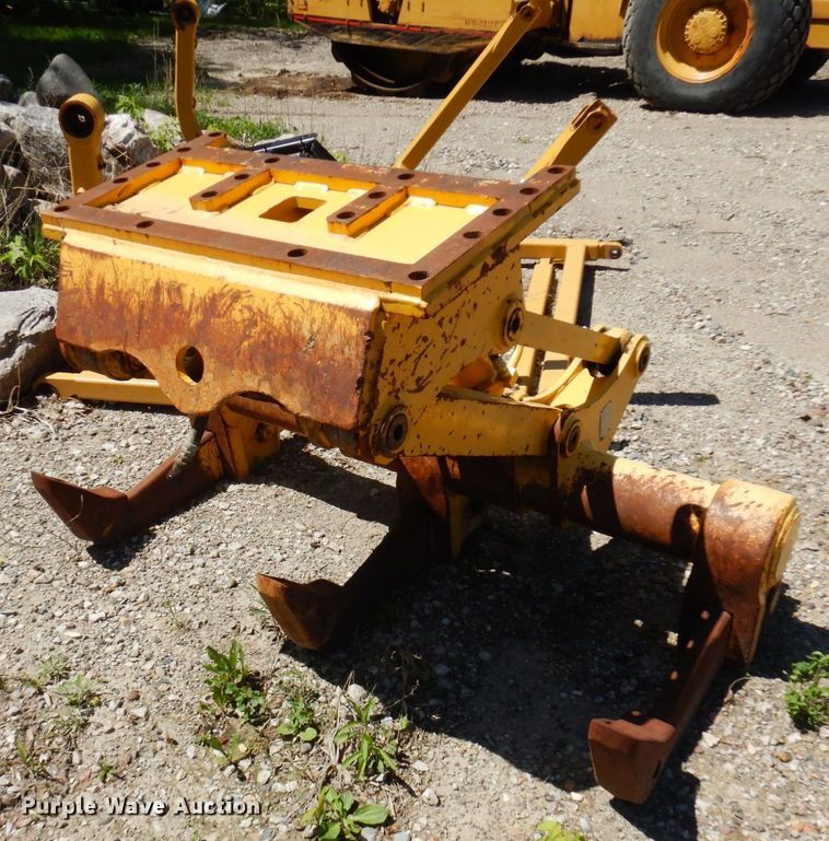 image for item DR0427 Komatsu 51PX  ripper