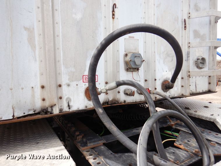 image for item DR0433 1986 Imco  walking floor trailer