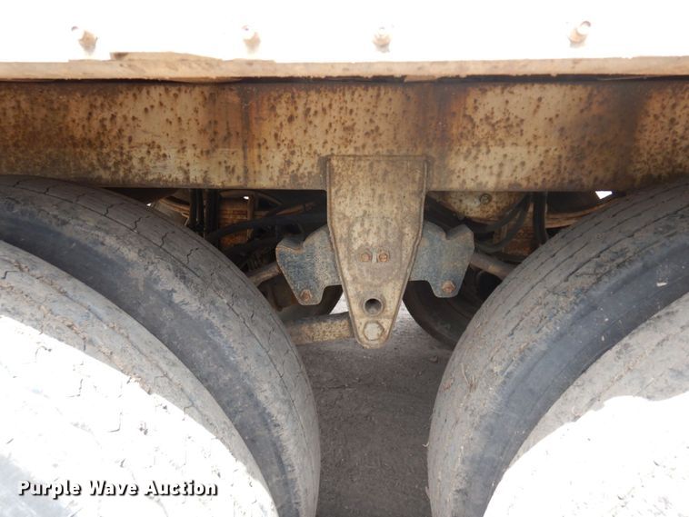 image for item DR0433 1986 Imco  walking floor trailer