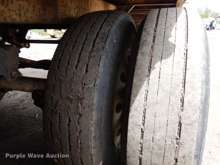 image for item DR0433 1986 Imco  walking floor trailer