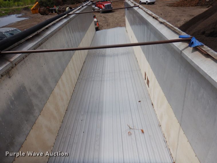 image for item DR0433 1986 Imco  walking floor trailer