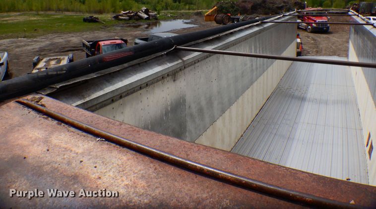 image for item DR0433 1986 Imco  walking floor trailer