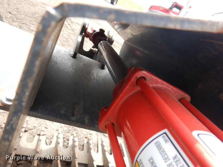 image for item DR0434 72" W skid steer rock grapple bucket