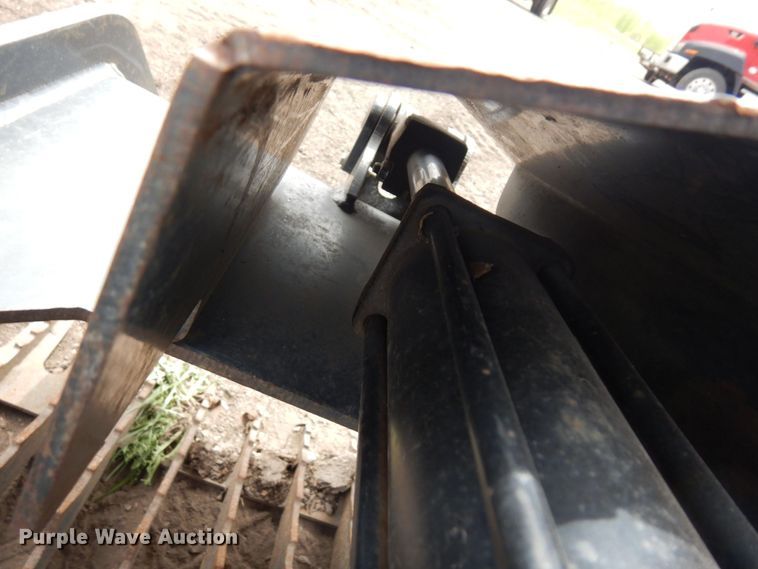 image for item DR0434 72" W skid steer rock grapple bucket