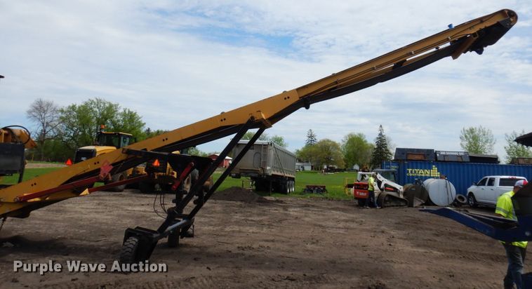 image for item DR0436 Wildcat 521  trommel screen