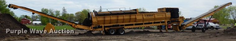 image for item DR0436 Wildcat 521  trommel screen