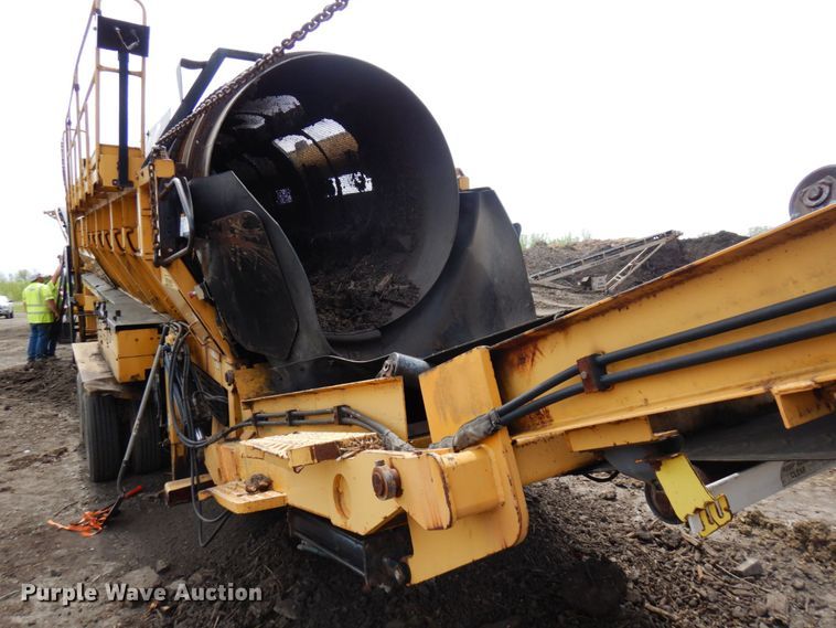 image for item DR0436 Wildcat 521  trommel screen