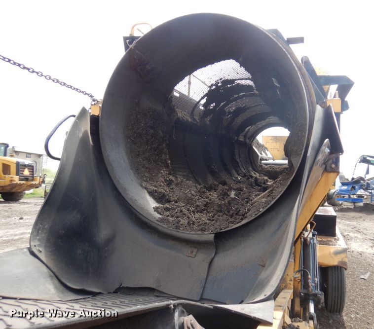 image for item DR0436 Wildcat 521  trommel screen