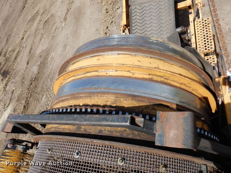 image for item DR0436 Wildcat 521  trommel screen