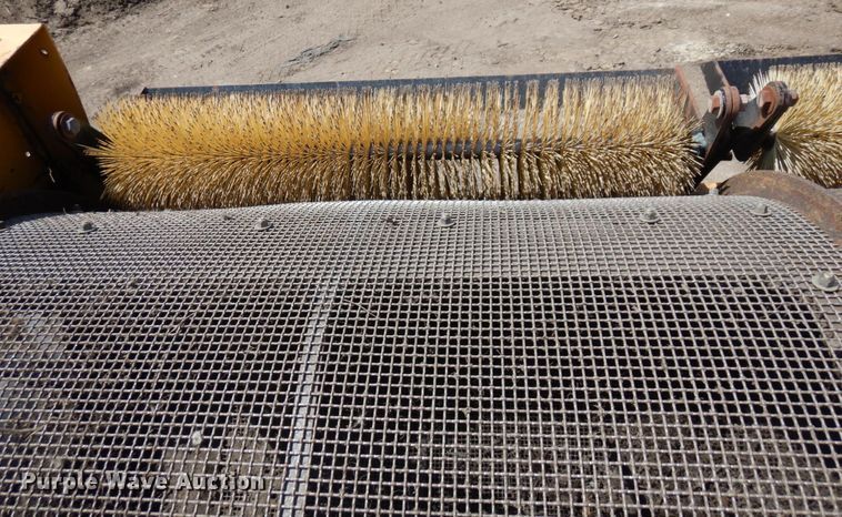 image for item DR0436 Wildcat 521  trommel screen