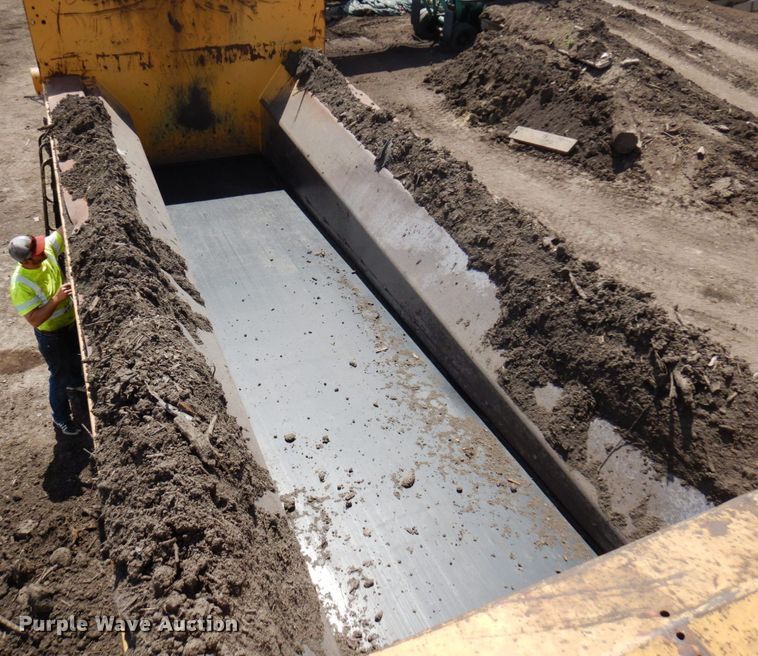 image for item DR0436 Wildcat 521  trommel screen