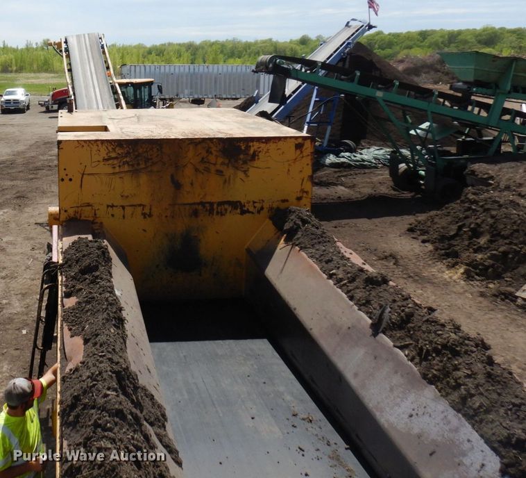 image for item DR0436 Wildcat 521  trommel screen