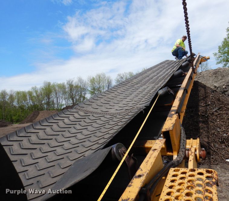 image for item DR0436 Wildcat 521  trommel screen