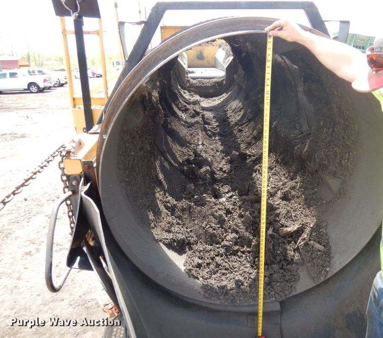 image for item DR0436 Wildcat 521  trommel screen