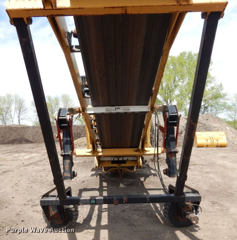 image for item DR0436 Wildcat 521  trommel screen