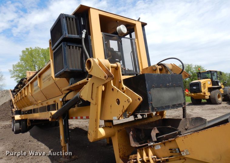 image for item DR0436 Wildcat 521  trommel screen