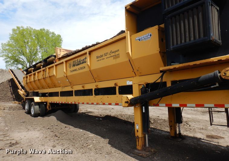 image for item DR0436 Wildcat 521  trommel screen